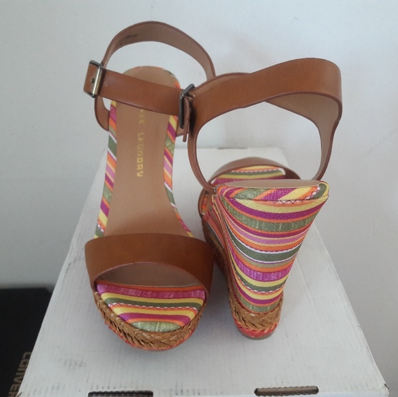 Chinese Laundry - Picture 3 of 3